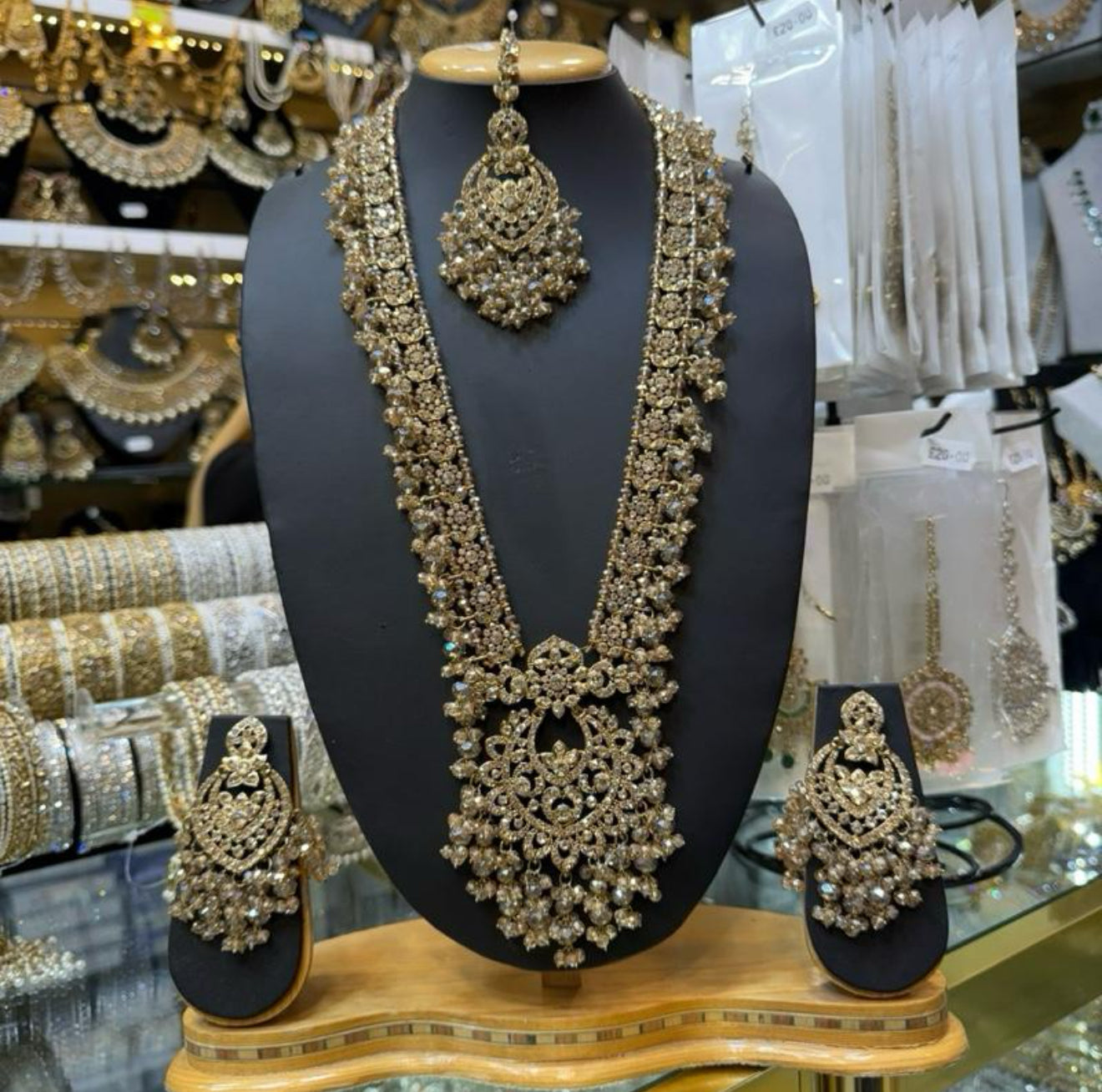 Indian jewellery long necklace